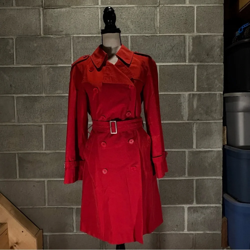 Burberry trench coat. - Picture 3 of 16